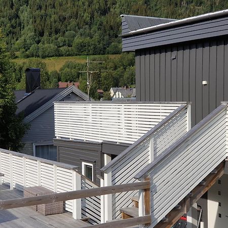Lyngen Apartments Lyngseidet Eksteriør billede