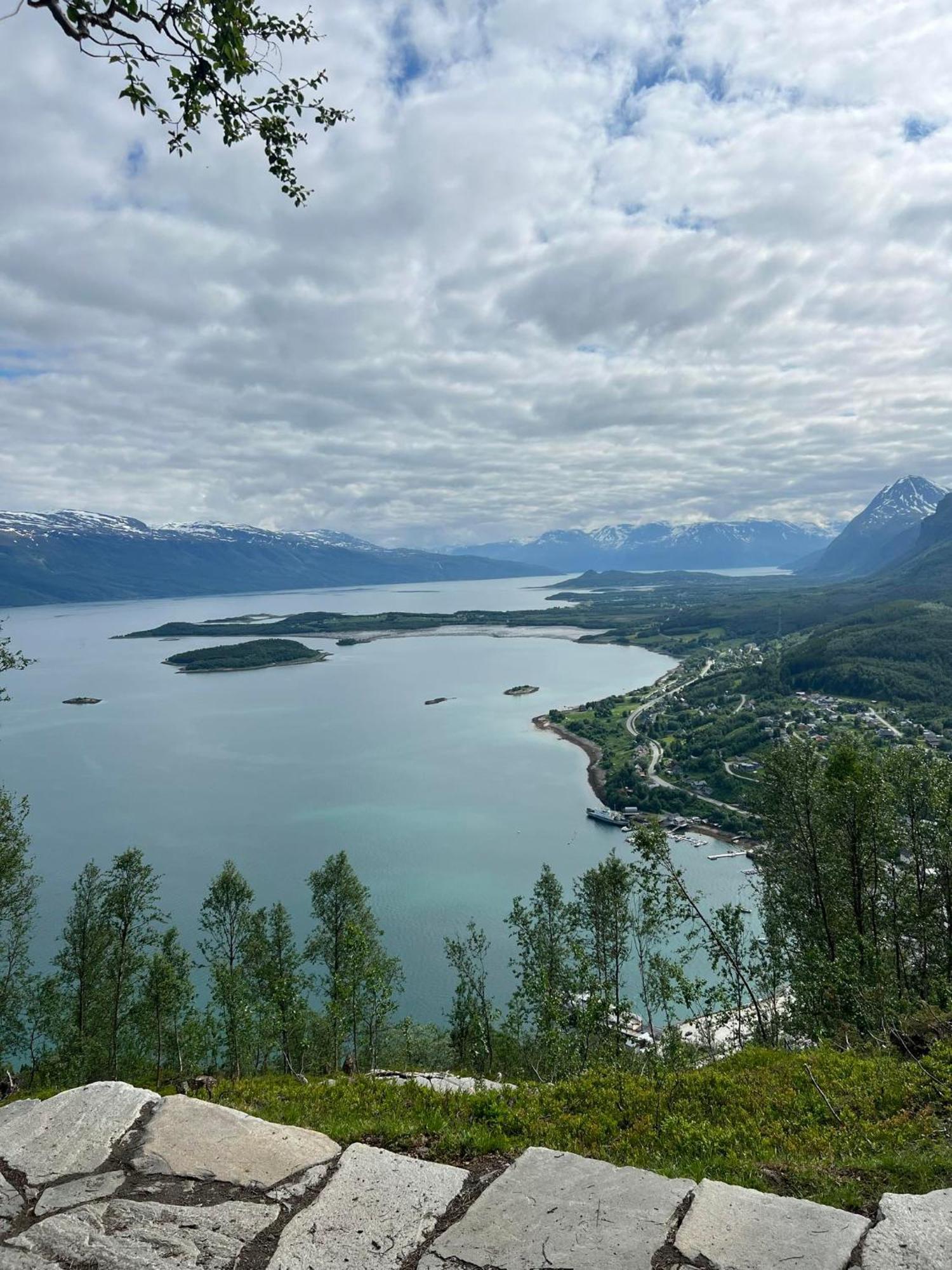 Lyngen Apartments Lyngseidet Eksteriør billede
